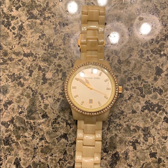 Watch - Picture 2 of 3